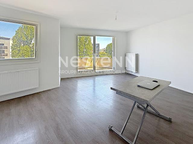 Location Appartement 4 pièces 81.8 m2 Bron