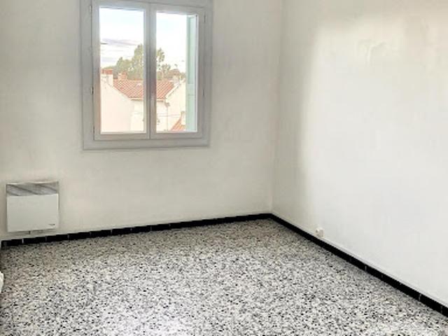 Location Appartement 4 pièces 81.06 m2 Elne
