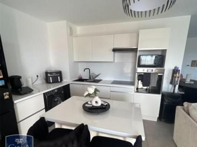 Location Appartement 4 pièces 81m² ARLES 13200
