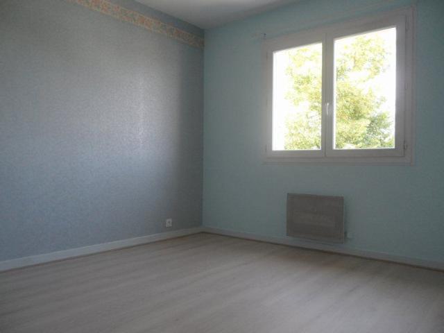 Location Appartement 4 pièces 81m² BOURGES 18000