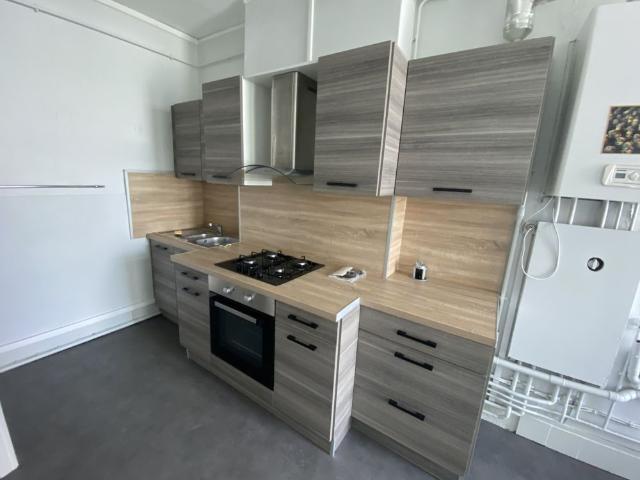 Location Appartement 4 pièces 81m² LILLE 59000
