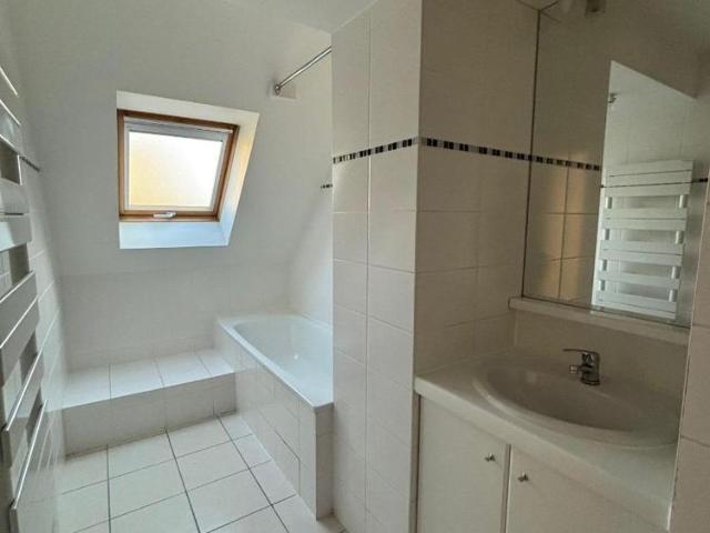 Location Appartement 4 pièces 81m² LINGOLSHEIM 67380
