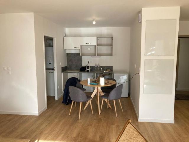 Location Appartement 4 pièces 81m² ST BENOIT 86280