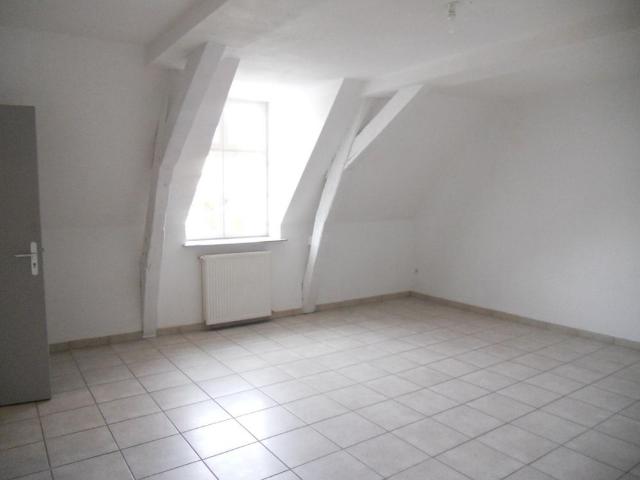 Location Appartement 4 pièces 81m² ST OMER 62500
