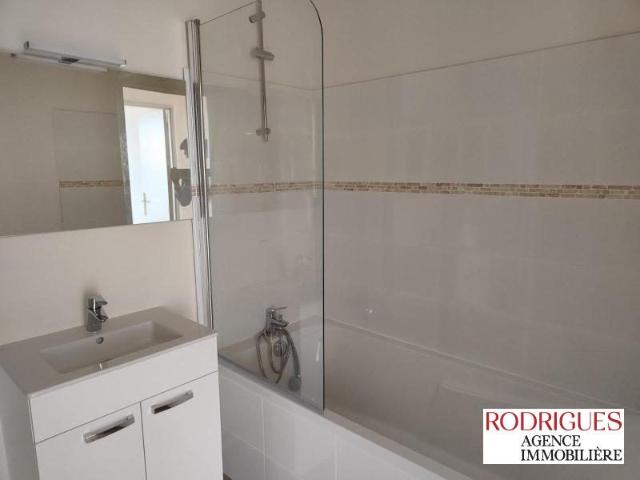 Location Appartement 4 pièces 81m² POITIERS 86000