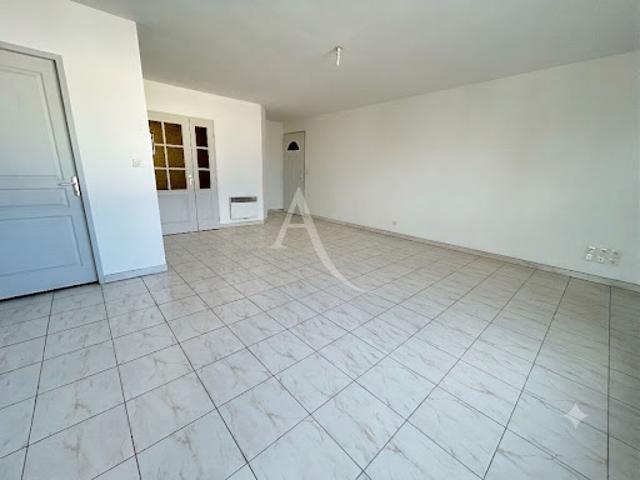 Location Appartement 4 pièces 81.55 m2 Vinassan