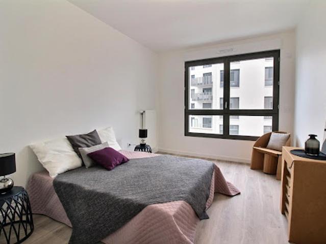 Location Appartement 4 pièces 82 m2 Colombes