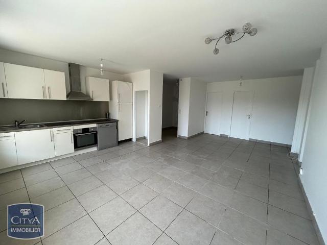 Location Appartement 4 pièces 82m² BRON 69500