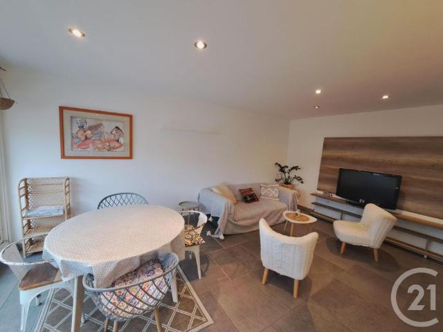 Location Appartement 4 pièces 82m² LE GOLFE JUAN 06220