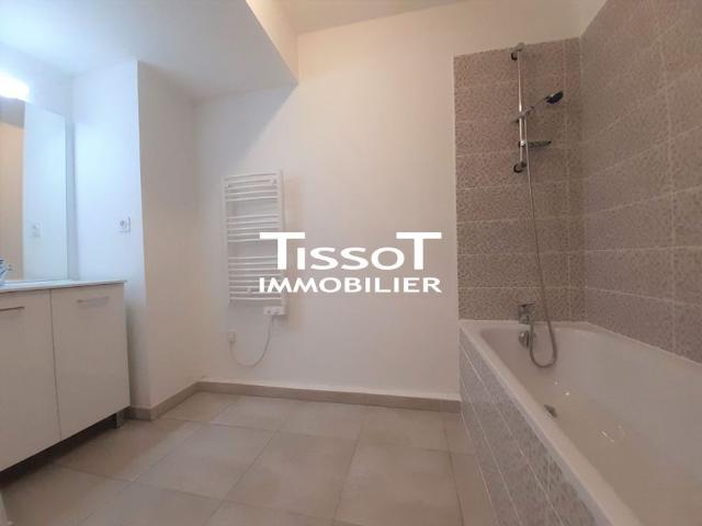 Location Appartement 4 pièces 82m² NIMES 30000