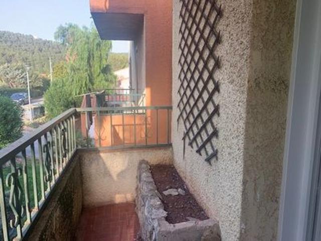 Location Appartement 4 pièces 82m² PUGET VILLE 83390