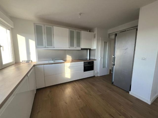 Location Appartement 4 pièces 82m² ROUEN 76100