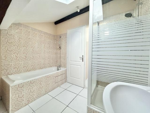 Location Appartement 4 pièces 82m² RIVE DE GIER 42800