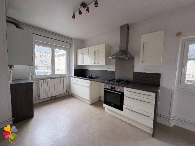 Location Appartement 4 pièces 82m² VALOGNES 50700