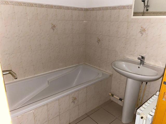 Location Appartement 4 pièces 82m² VILLENEUVE DE BERG 07170