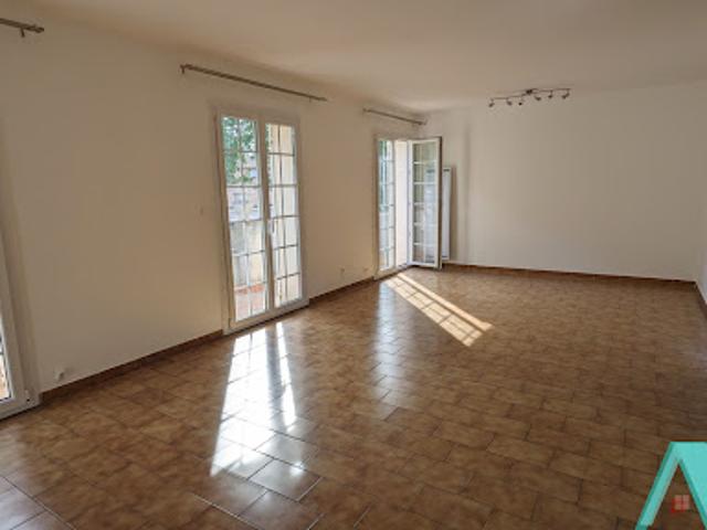 Location Appartement 4 pièces 87 m2 Le Beausset