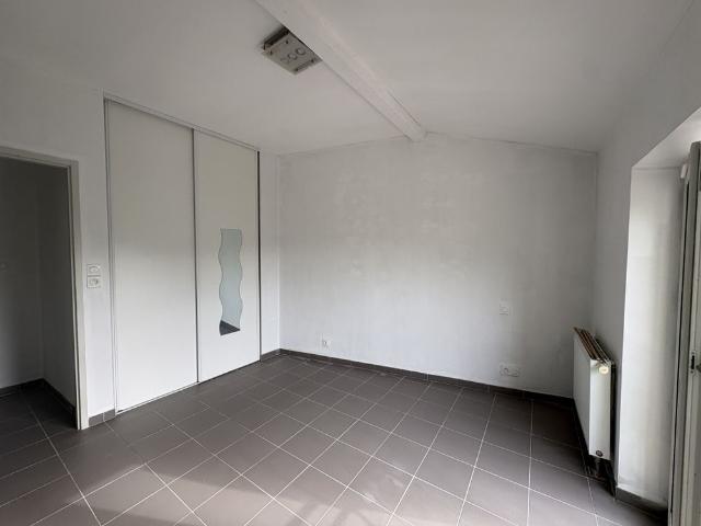 Location Appartement 4 pièces 87m² CASTELNAUDARY 11400