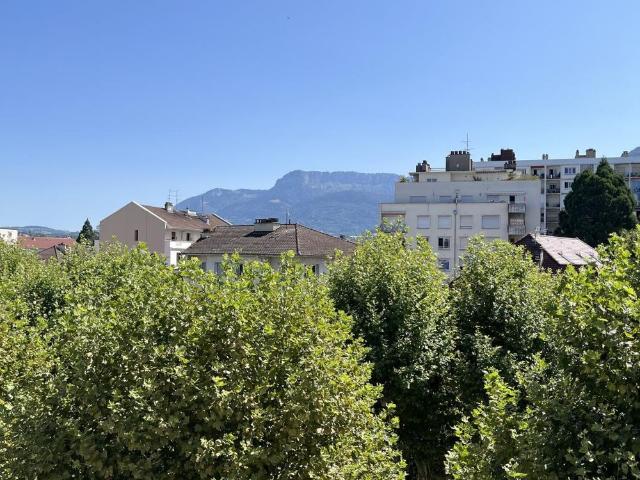 Location Appartement 4 pièces 87m² ANNECY 74000