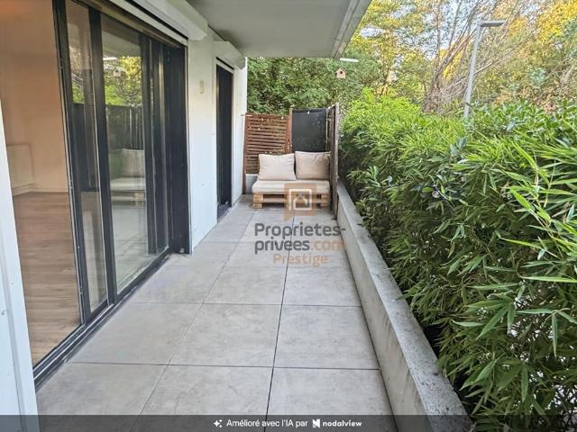 Location Appartement 4 pièces 87m² BORDEAUX 33200