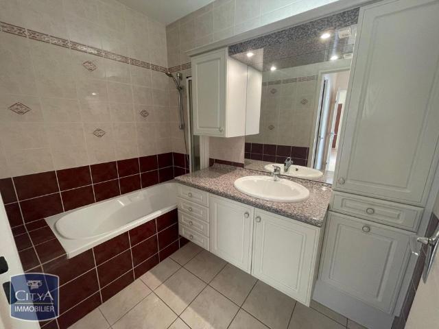 Location Appartement 4 pièces 87m² LA CHAUSSEE ST VICTOR 41260