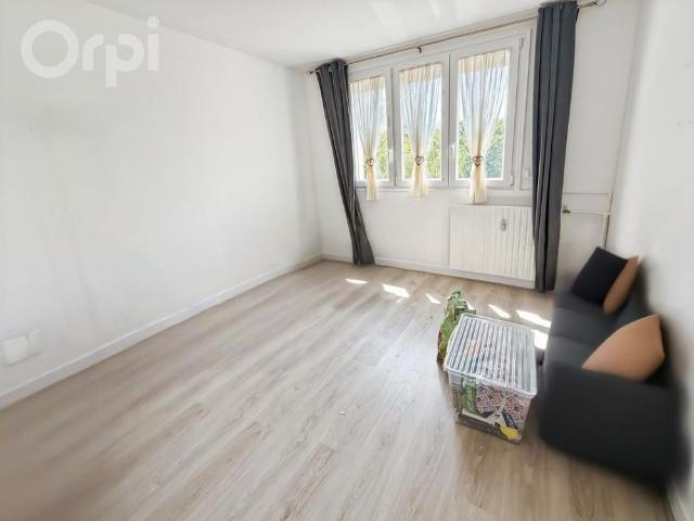Location Appartement 4 pièces 87m² SENLIS 60300