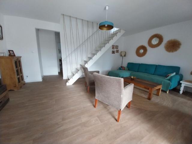 Location Appartement 4 pièces 87m² ST PAUL 97434