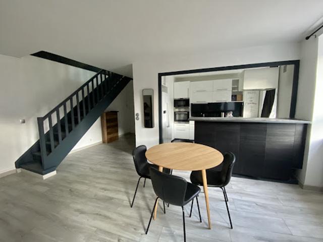 Location Appartement 4 pièces 84.81 m2 Saint Etienne