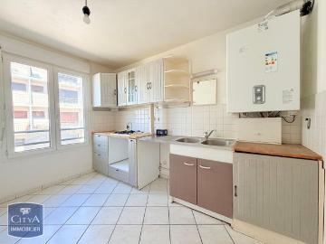 Location Appartement 4 pièces 84m² LYON 8ème