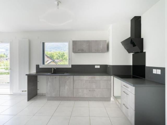 Location Appartement 4 pièces 84m² ST JORIOZ 74410