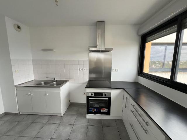 Location Appartement 4 pièces 84m² REZE 44400