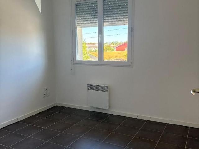 Location Appartement 4 pièces 85m² BRUGES 33520
