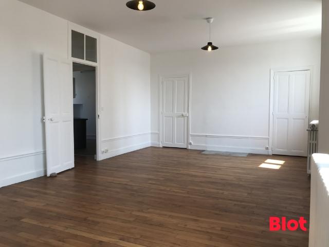Location Appartement 4 pièces 85m² RENNES 35000