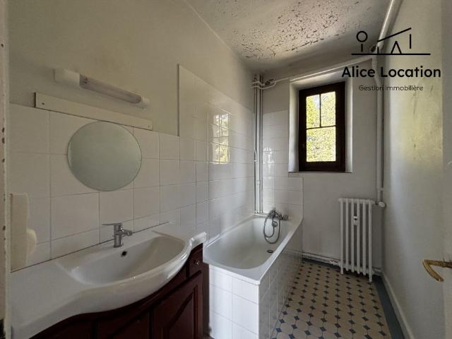 Location Appartement 4 pièces 85m² THONON LES BAINS 74200