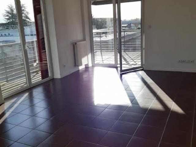 Location Appartement 4 pièces 86 m2 Balan