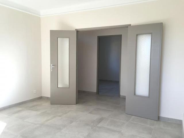 Location Appartement 4 pièces 86 m2 Mallemort