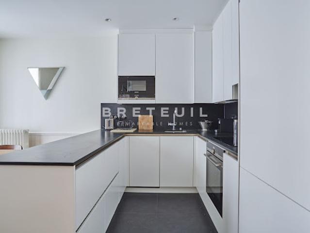 Location Appartement 4 pièces 86 m2 Paris 9ème