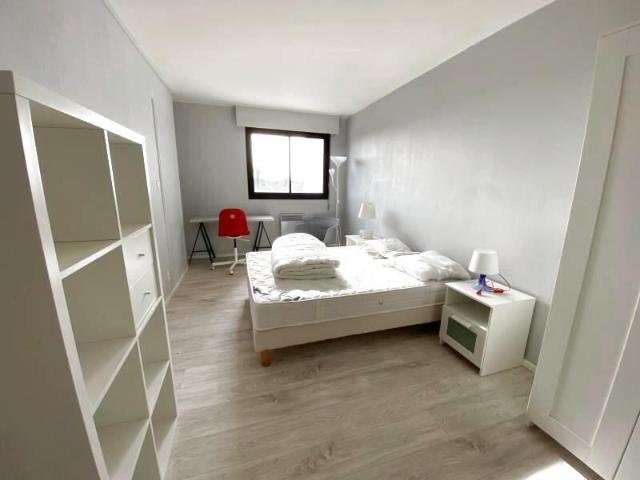 Location Appartement 5 pièces 86m² BORDEAUX 33000