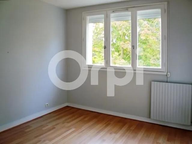Location Appartement 4 pièces 86m² SENLIS 60300