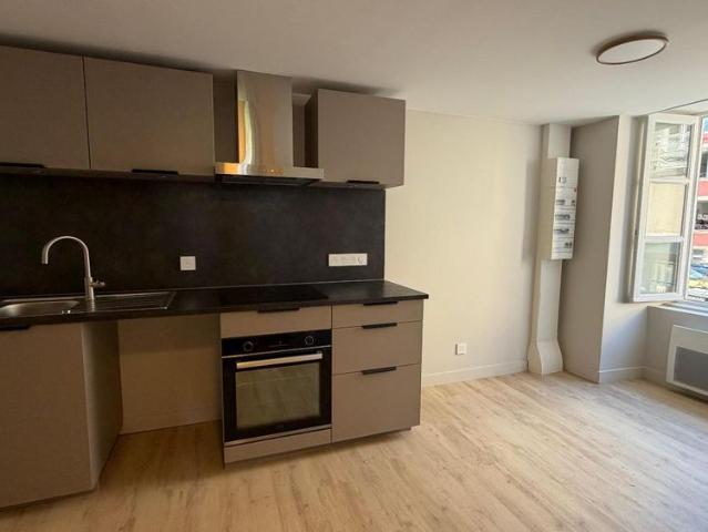 Location Appartement 4 pièces 88m² CHAMALIERES 63400