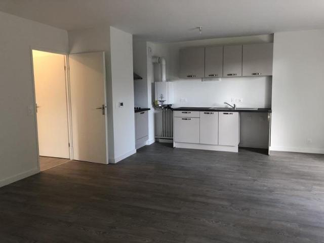 Location Appartement 4 pièces 88m² LE MESNIL ESNARD 76240