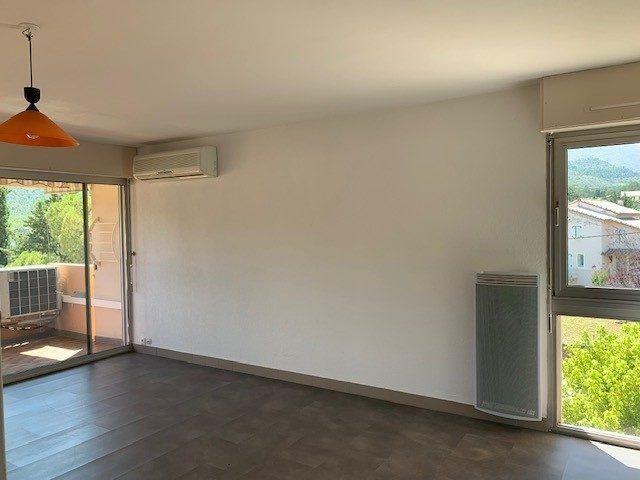 Location Appartement 4 pièces 88m² LES VANS 07140