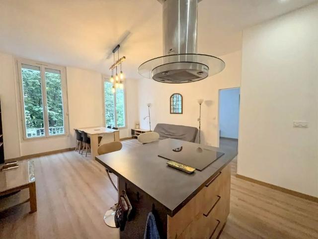 Location Appartement 4 pièces 88m² MARSEILLE 6ème