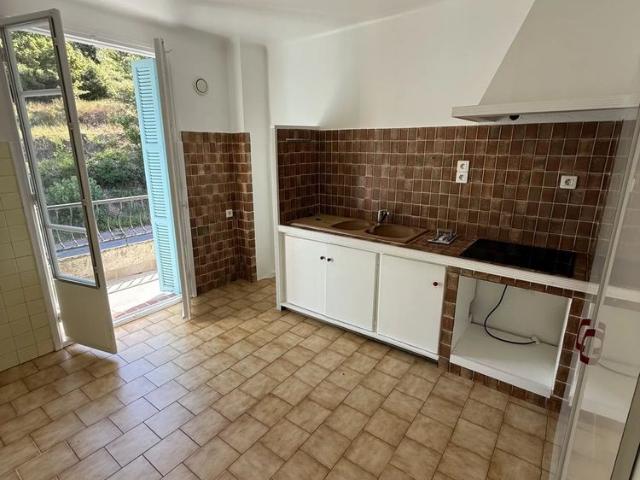 Location Appartement 4 pièces 88m² TOURRETTE LEVENS 06690