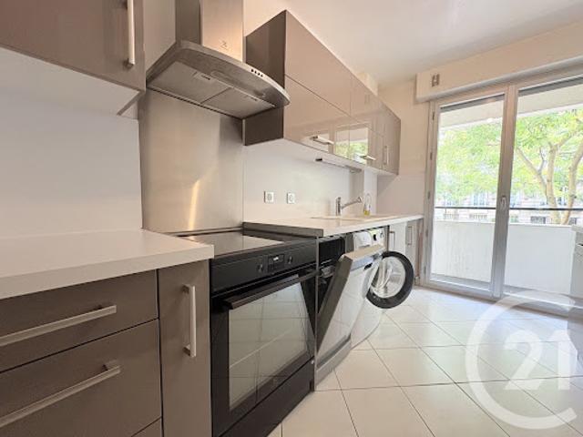 Location Appartement 4 pièces 89.41 m2 Paris 16ème