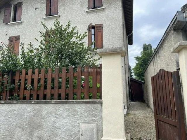 Location Appartement 4 pièces 89 m2 à Froges