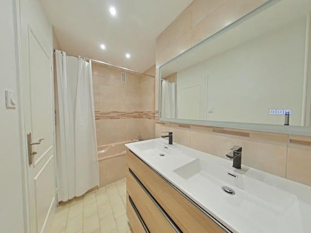 Location Appartement 4 pièces 93.78 m2 Romans sur isere