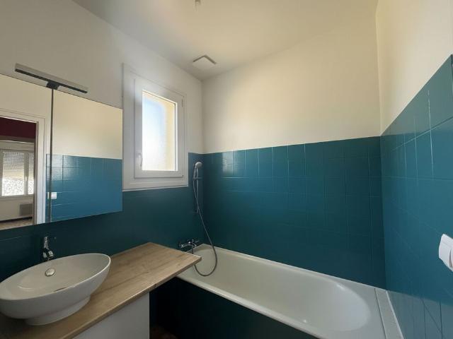Location appartement 4 pièces, 93.00m², Beauvoir sur Mer