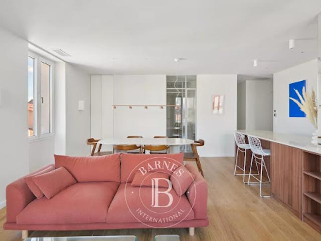 Location Appartement 4 pièces 93.23 m2 Marseille 6ème