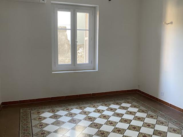 Location Appartement 4 pièces 93 m2 Bastia