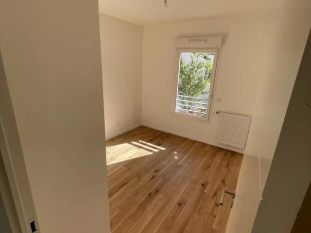 Location Appartement 4 pièces 93m² CHAPONOST 69630